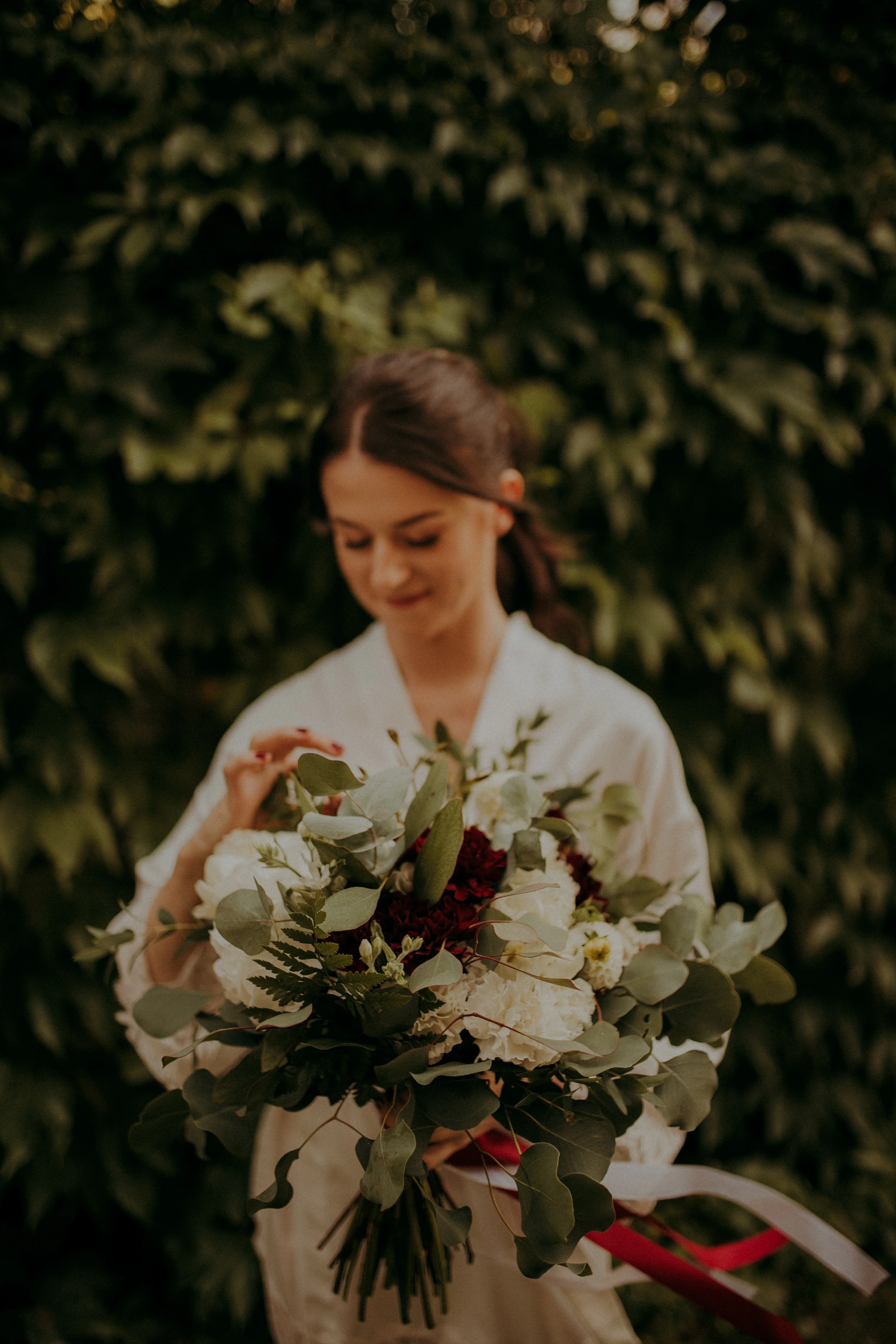 Bukiet ślubny biały z eukaliptusem